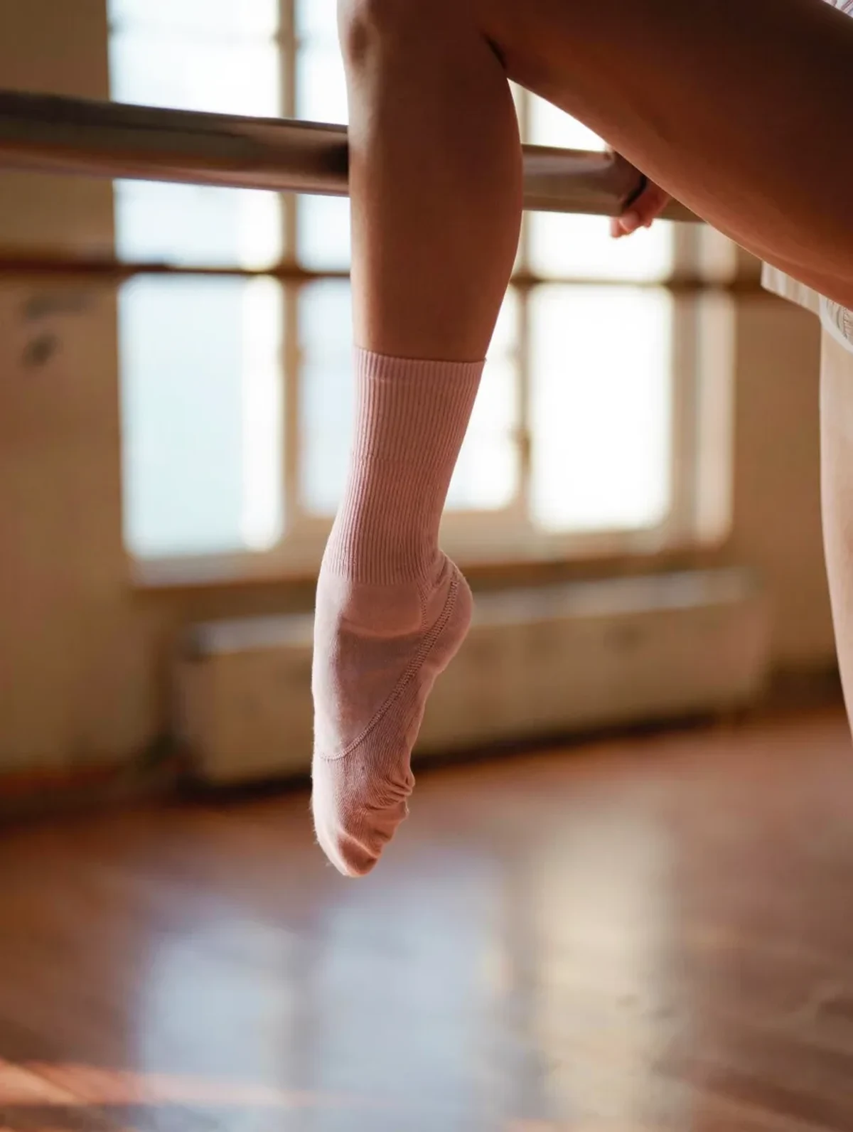 Why Does the 'Barre Shake' Show Up in Different Muscles Depending on Your Shoe Choice?